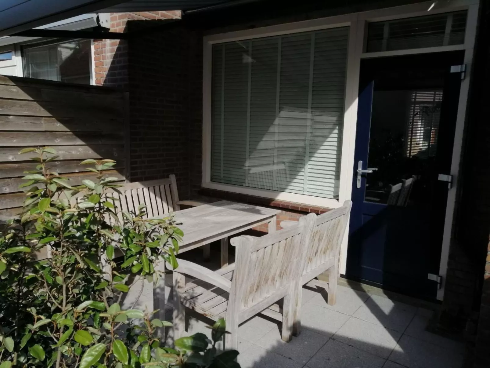 "Emmastraat" mit Terrasse-Drinnen
