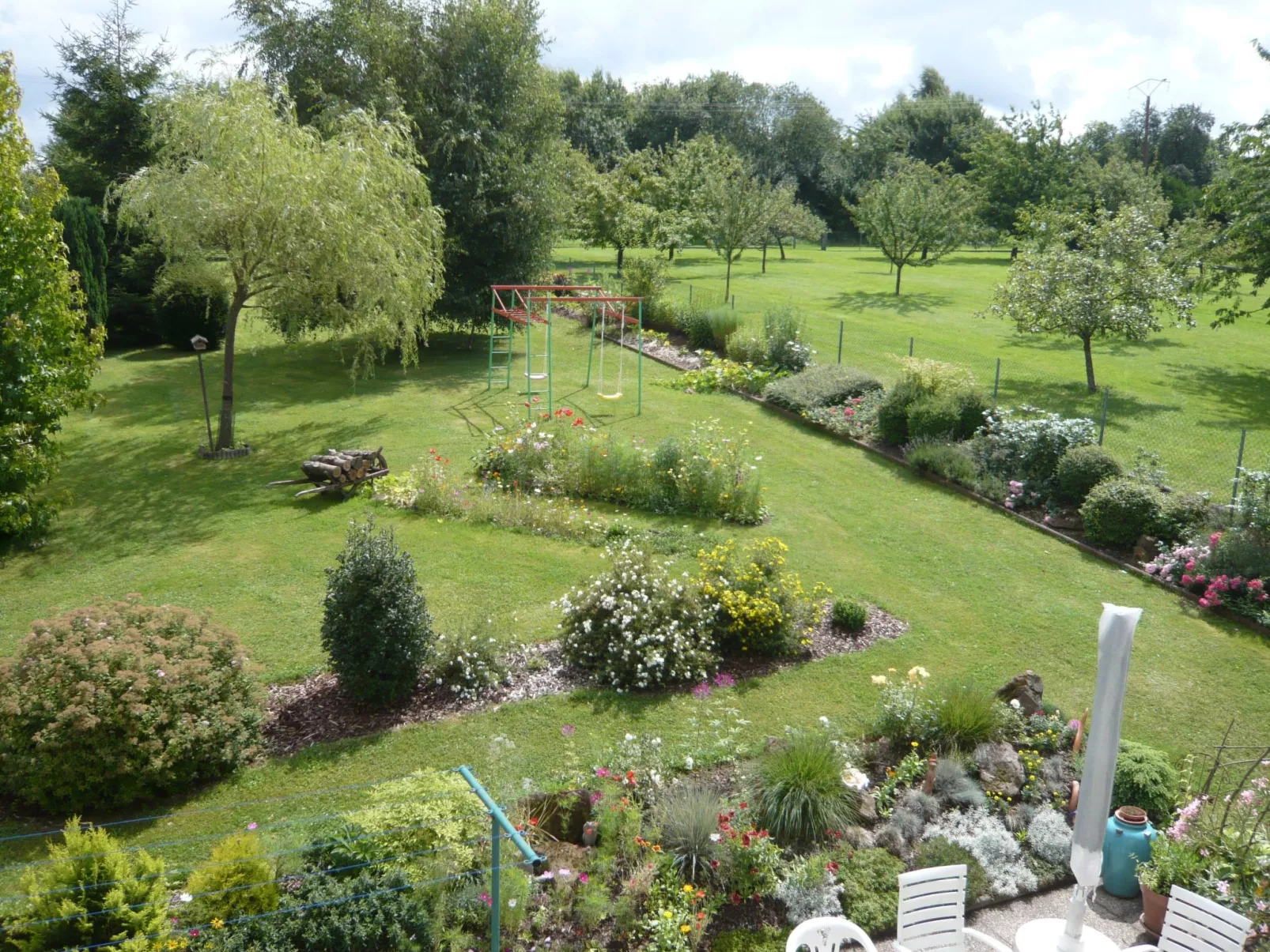 LES BRIMBELLES-Draußen