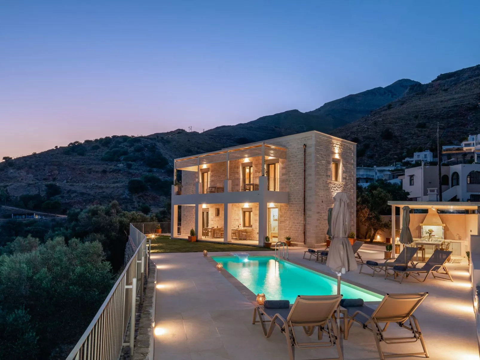 Aloni-Villa-Draußen