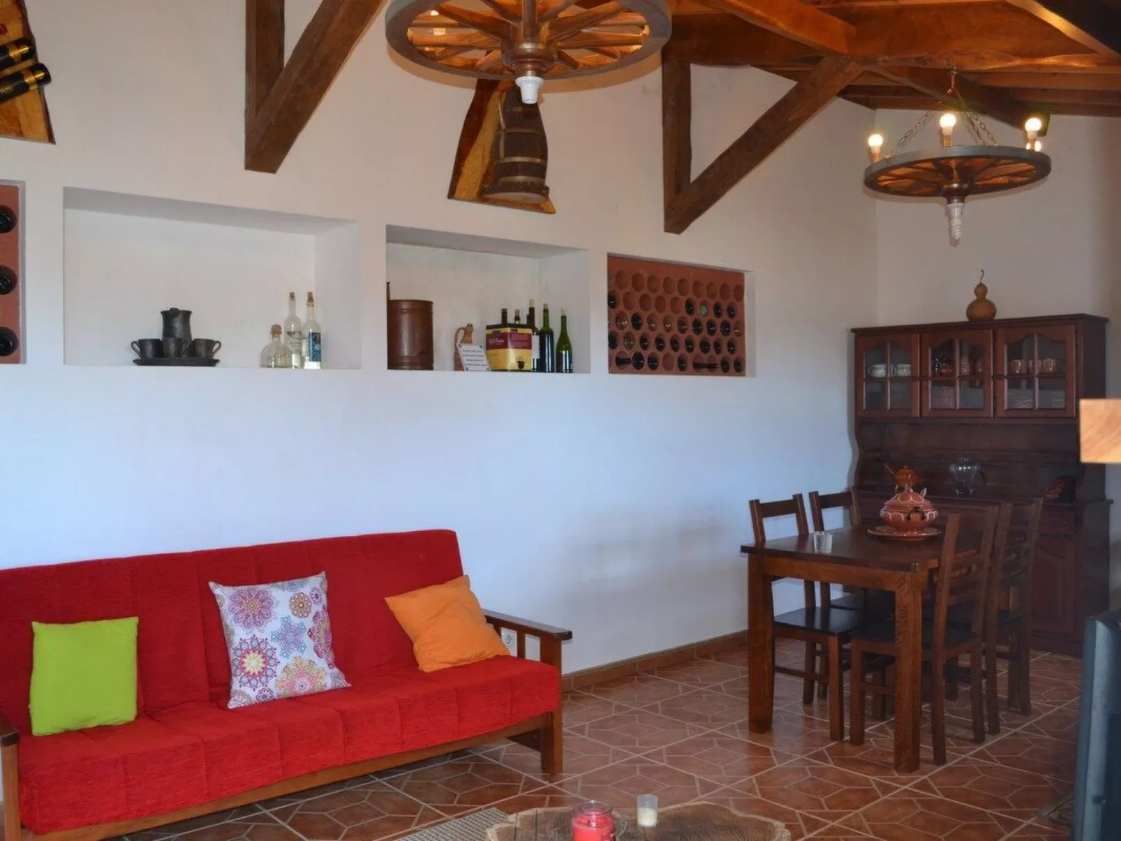 Das Haus der Weinkellerei-Drinnen