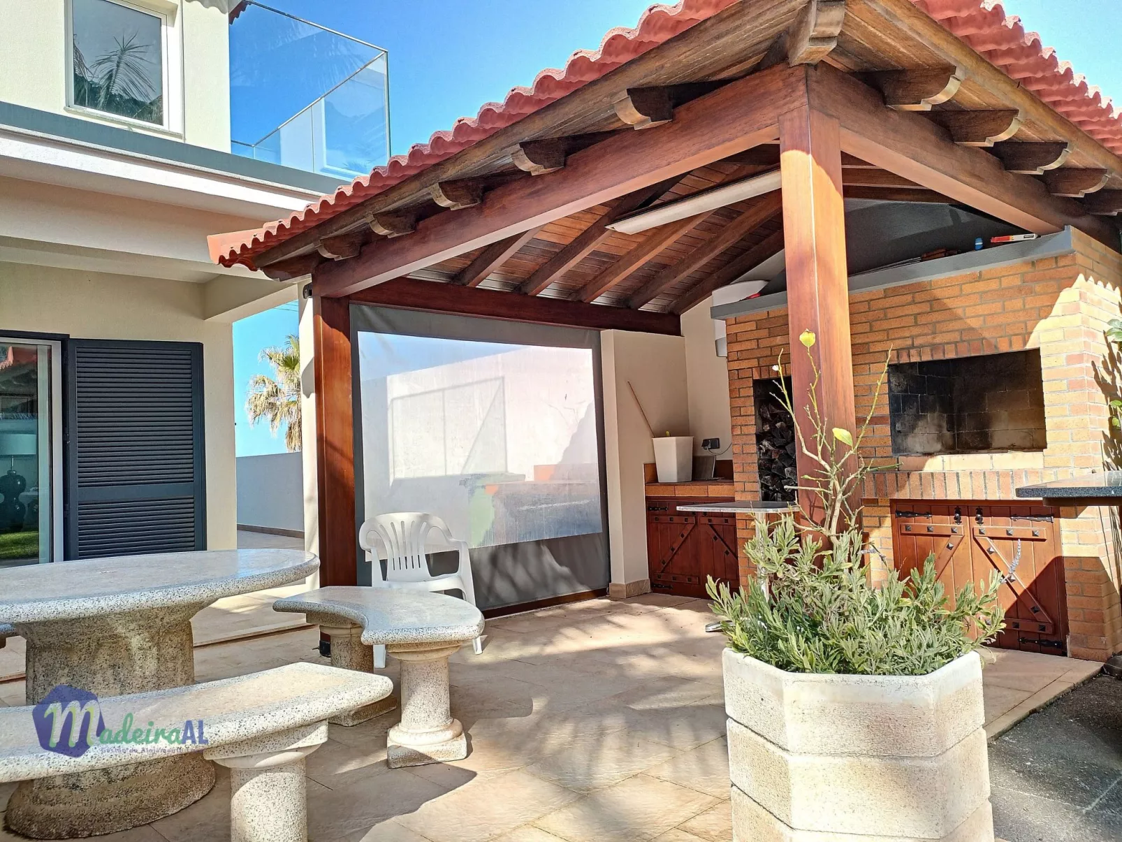 PEARLS BEACH VILLA-Outside