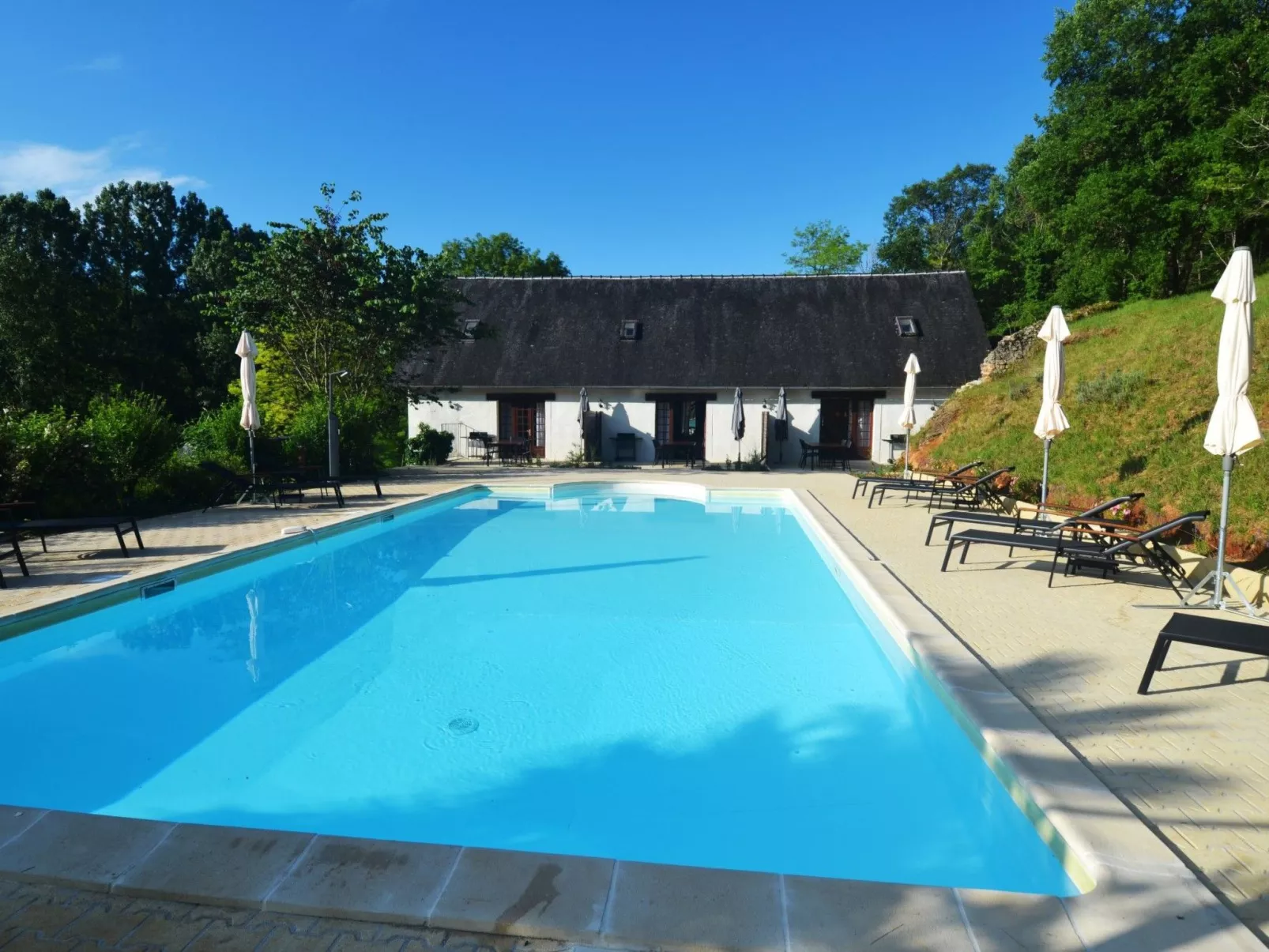 In Souillac mit Gemeinschaftspool-Draußen