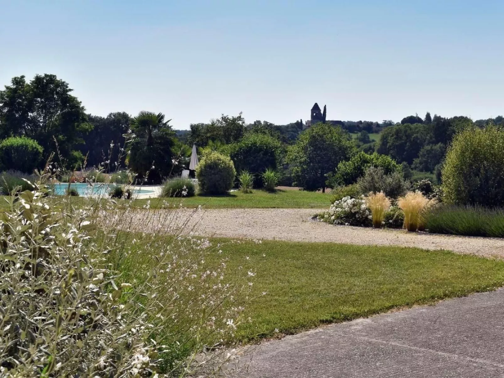Swimmingpool, ruhig auf dem Land für zwei-Outside