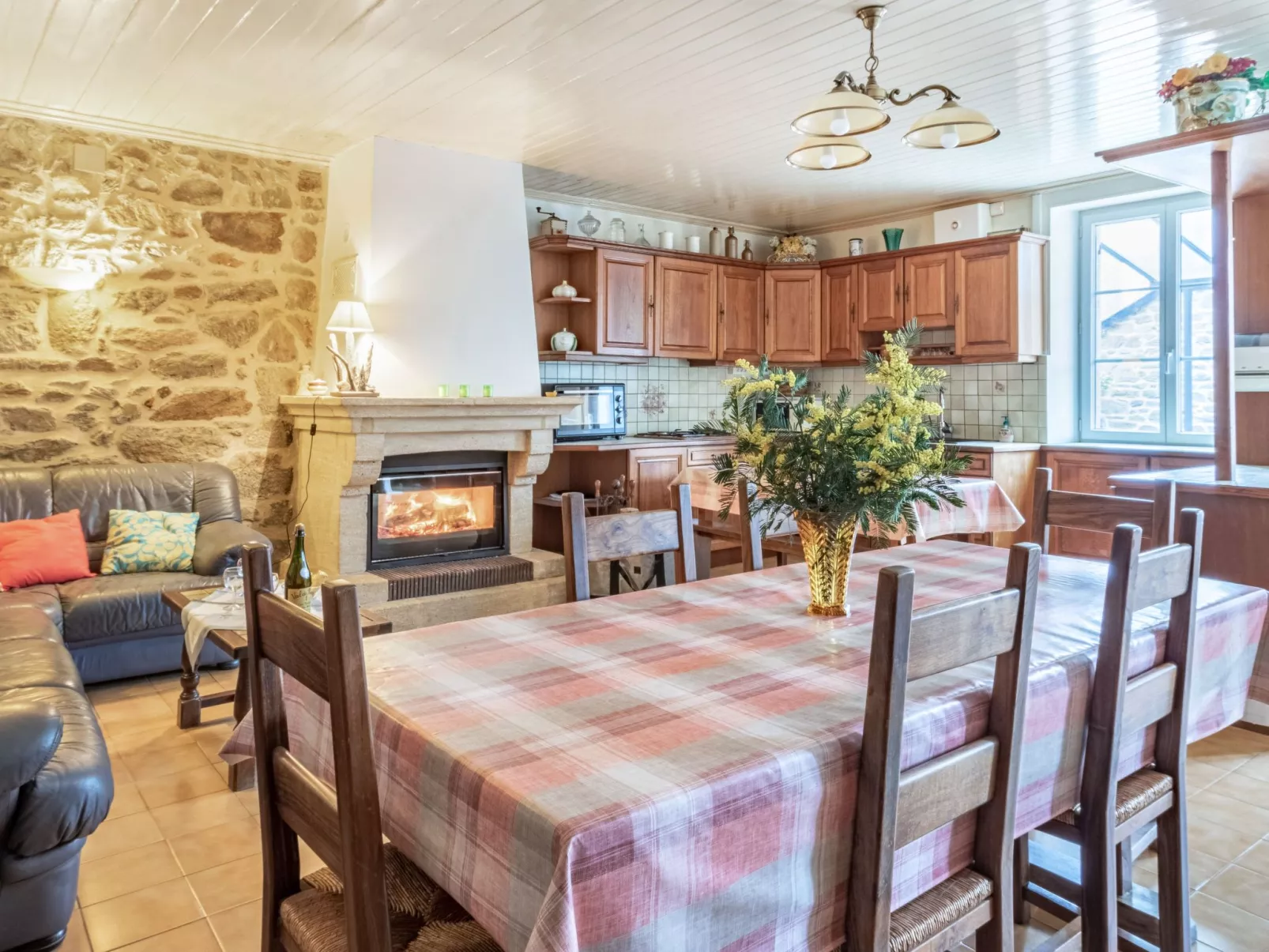 "Le Roseraie"-Dedans