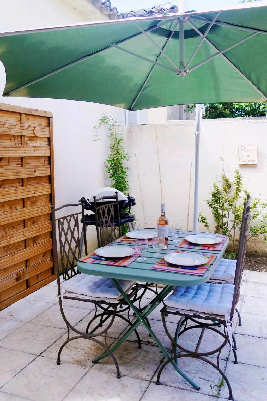 Mazet von Lola-Draußen