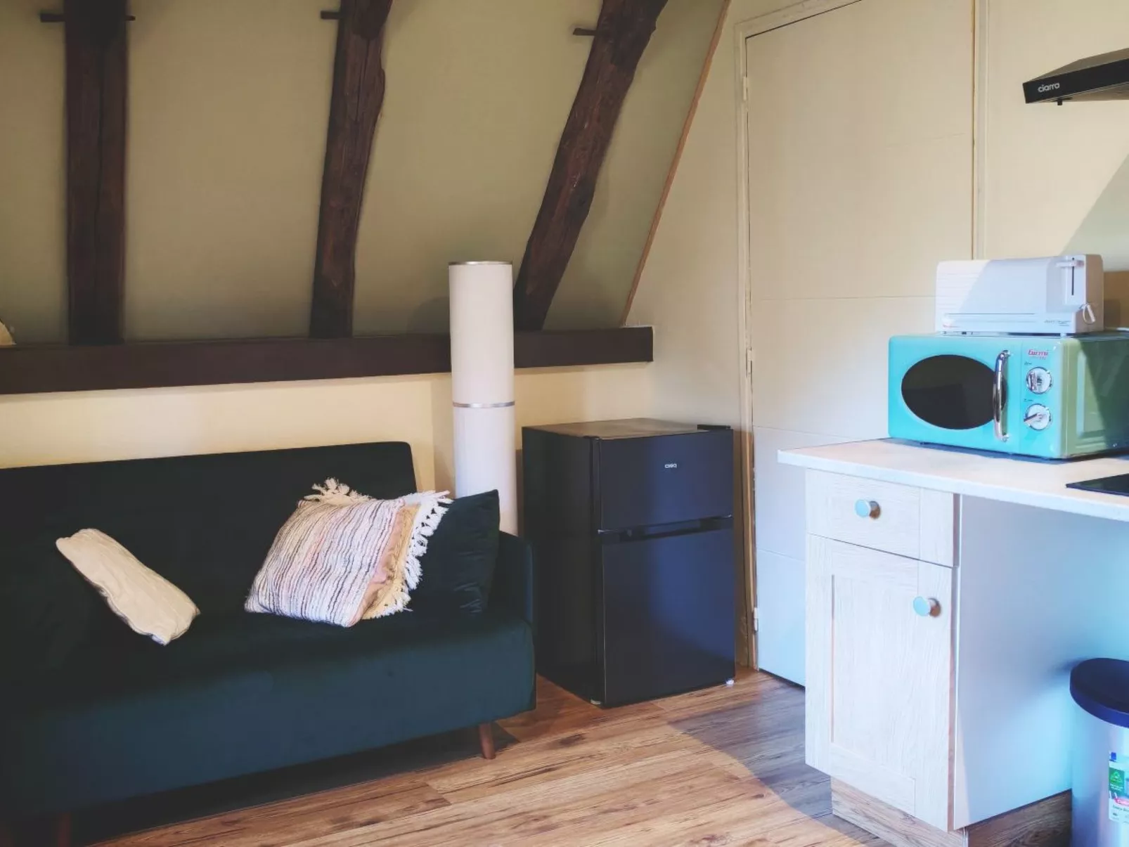 Studio "Vert d'Eau" mit Blick auf das Wasser-Inside