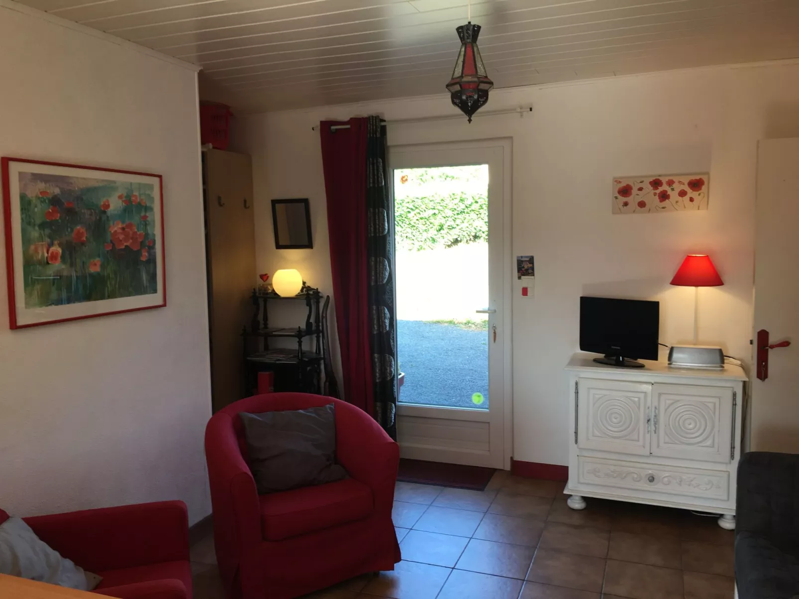 Domäne mit Terrasse-Drinnen