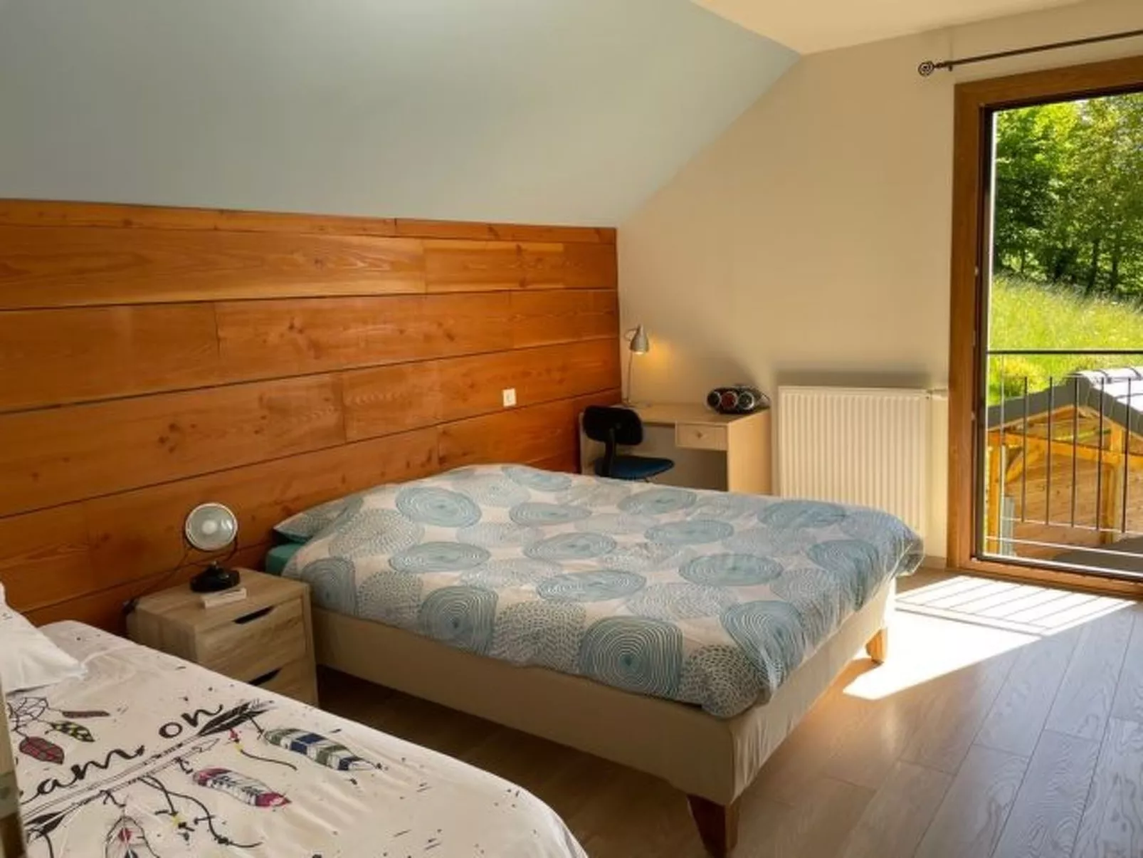 In Aiguebelette-Le-Lac mit Garten, Terrasse und Grill-Drinnen