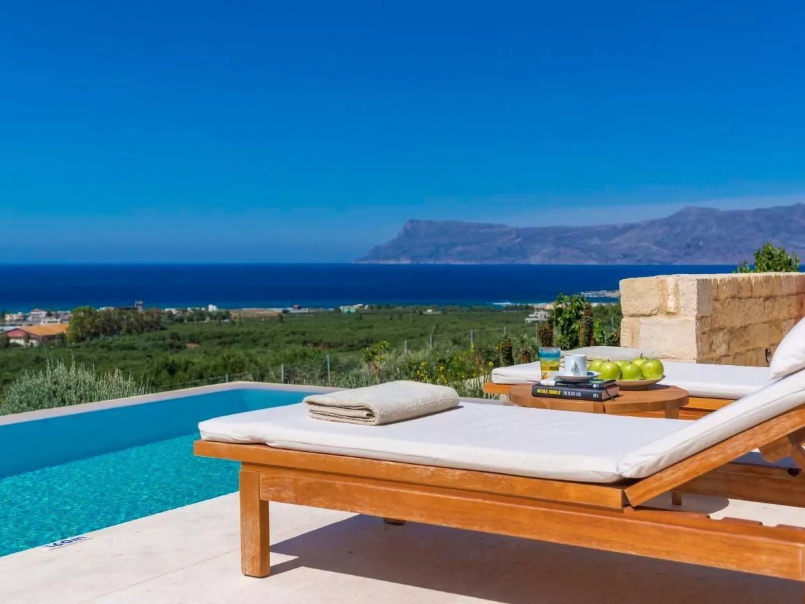 "Villa Charisma" mit eigenem Pool-Inside