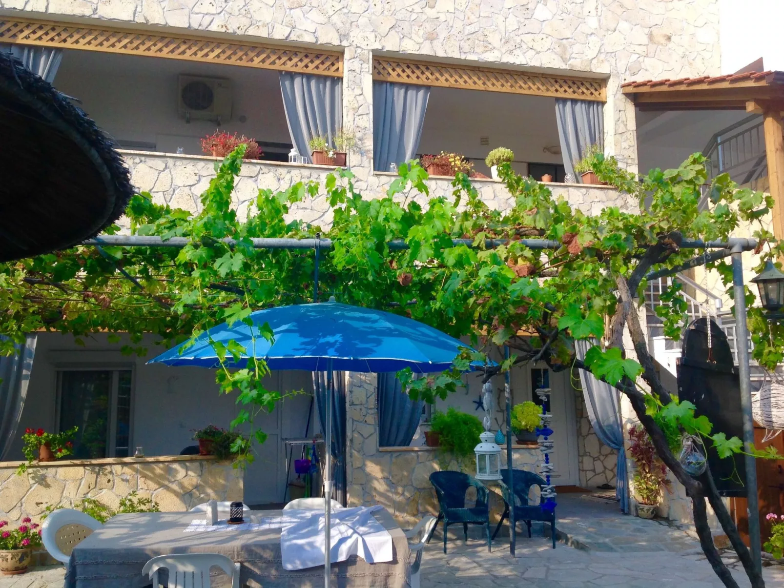 Studio-Appartement mit Balkon-Dehors