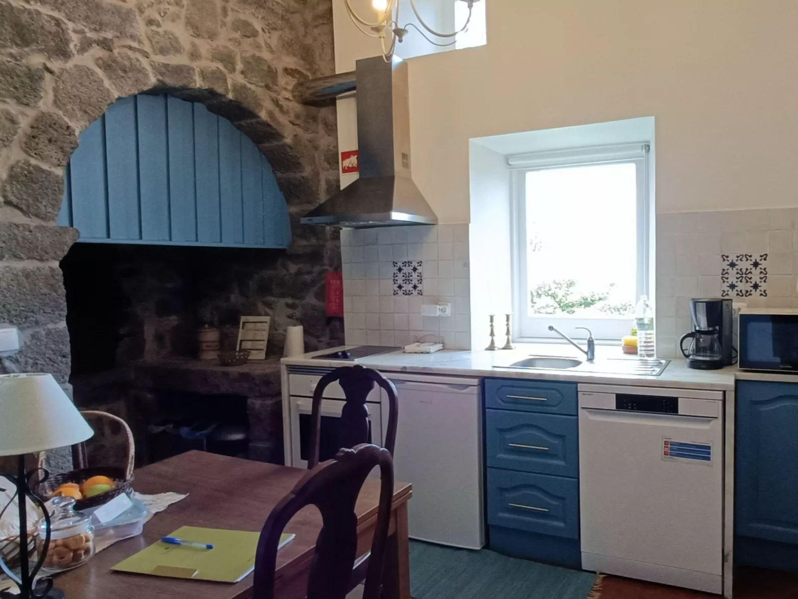 Casa da Talha, Rustikaler Charme auf den Azoren-Drinnen