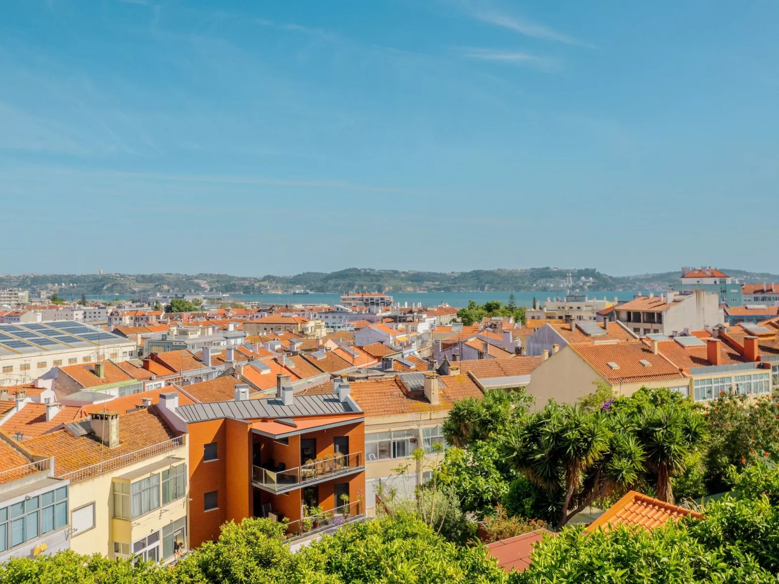 Nette Wohnung mit Kleinem gemeinsamem Pool - Image-tags.info