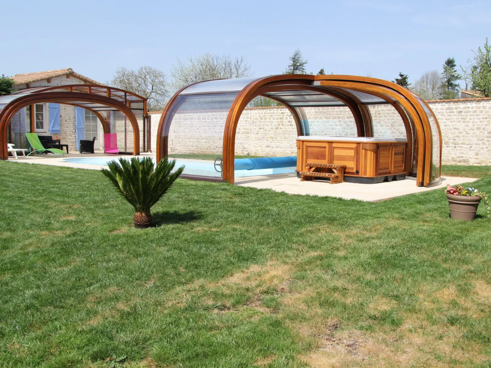 Villa "La Bergerie" mit Privatpool und Spa-Outside