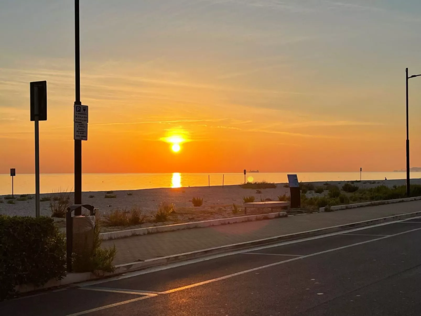 Elegante Villa am Strand, Jacuzzi und Garten-Outside