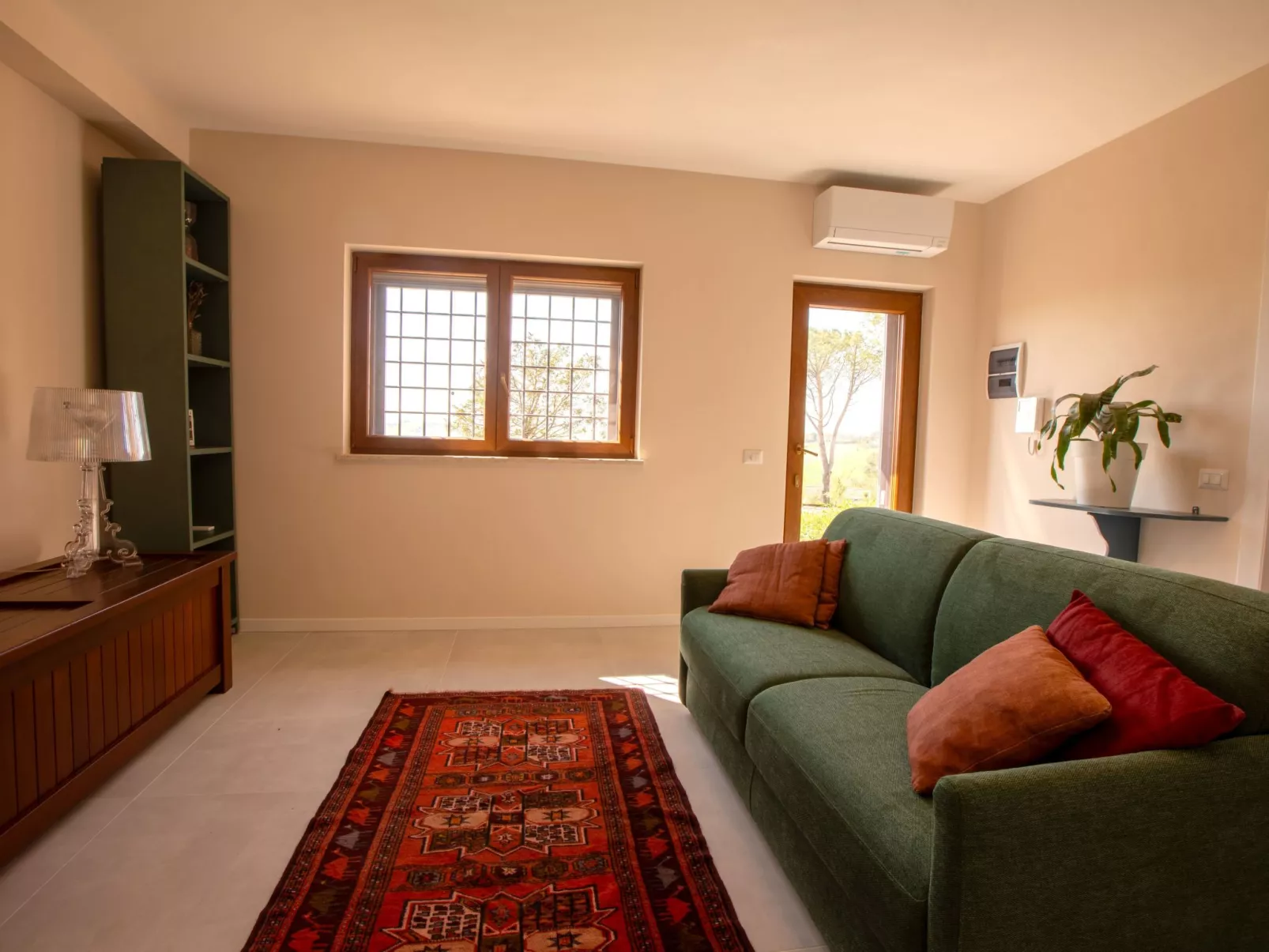 Neue Wohnung mit 2 Zimmern, Veranda und Pool-Drinnen