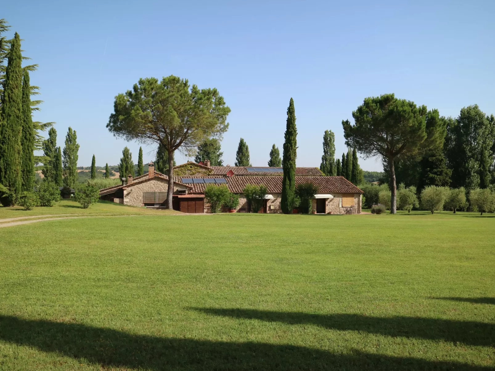 Wohnung in Sarteano mit Privatparkplatz-Draußen