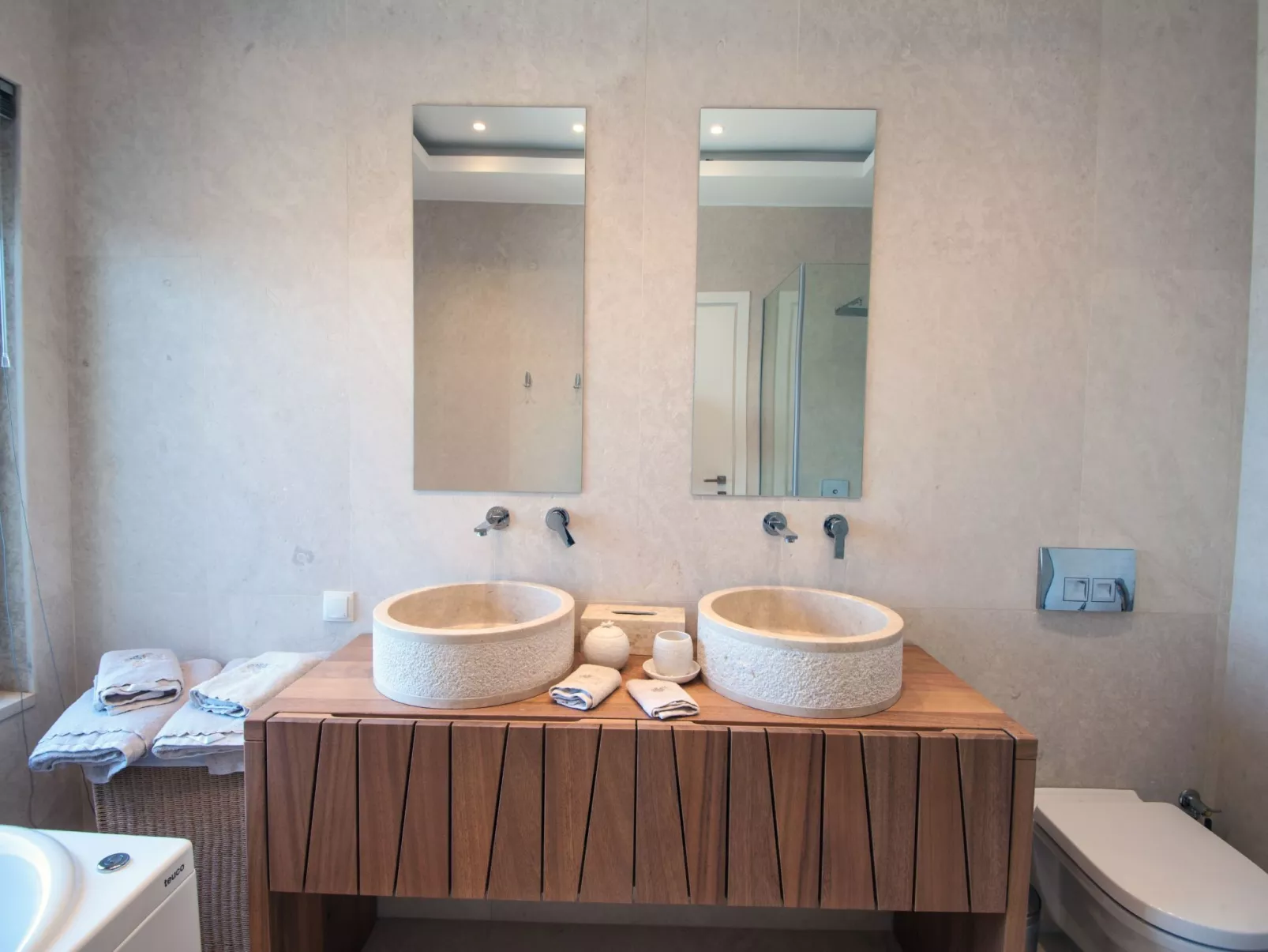 "Villa Dimitra" mit Infinity Pool-Dedans