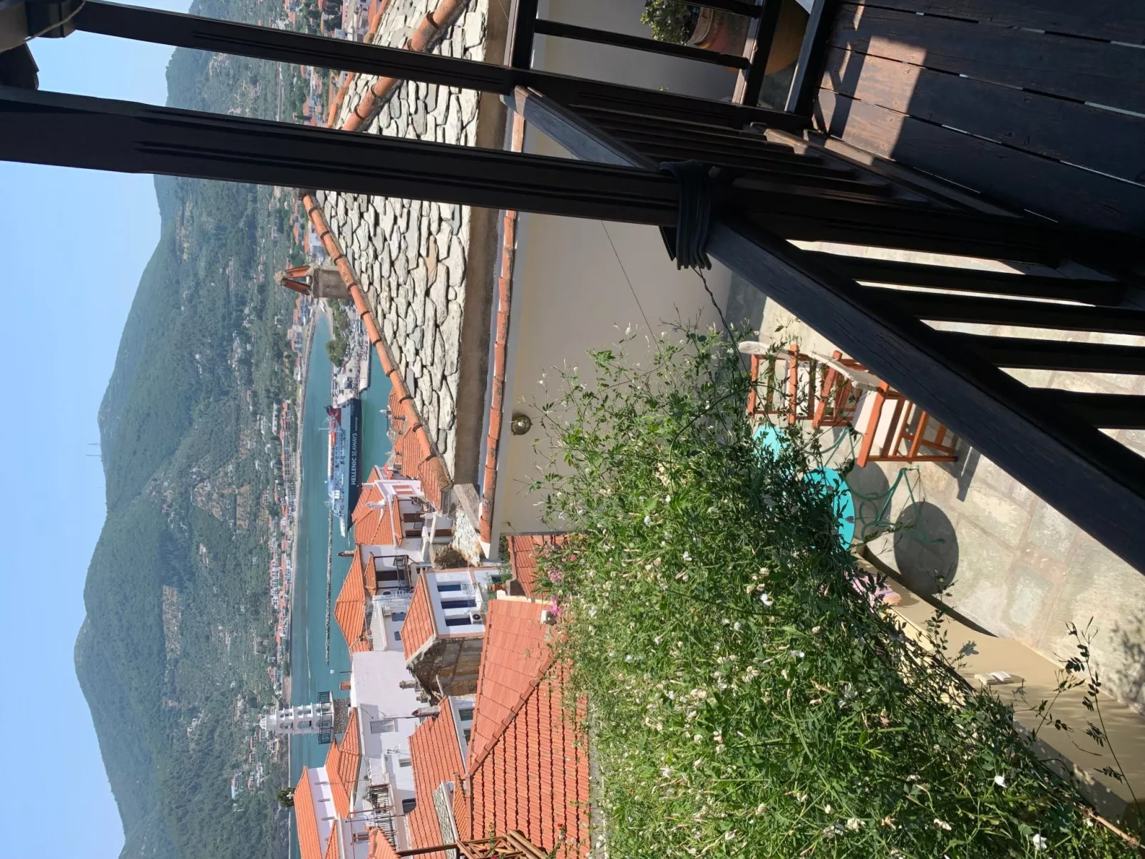 "Kyria Florenz"-Draußen