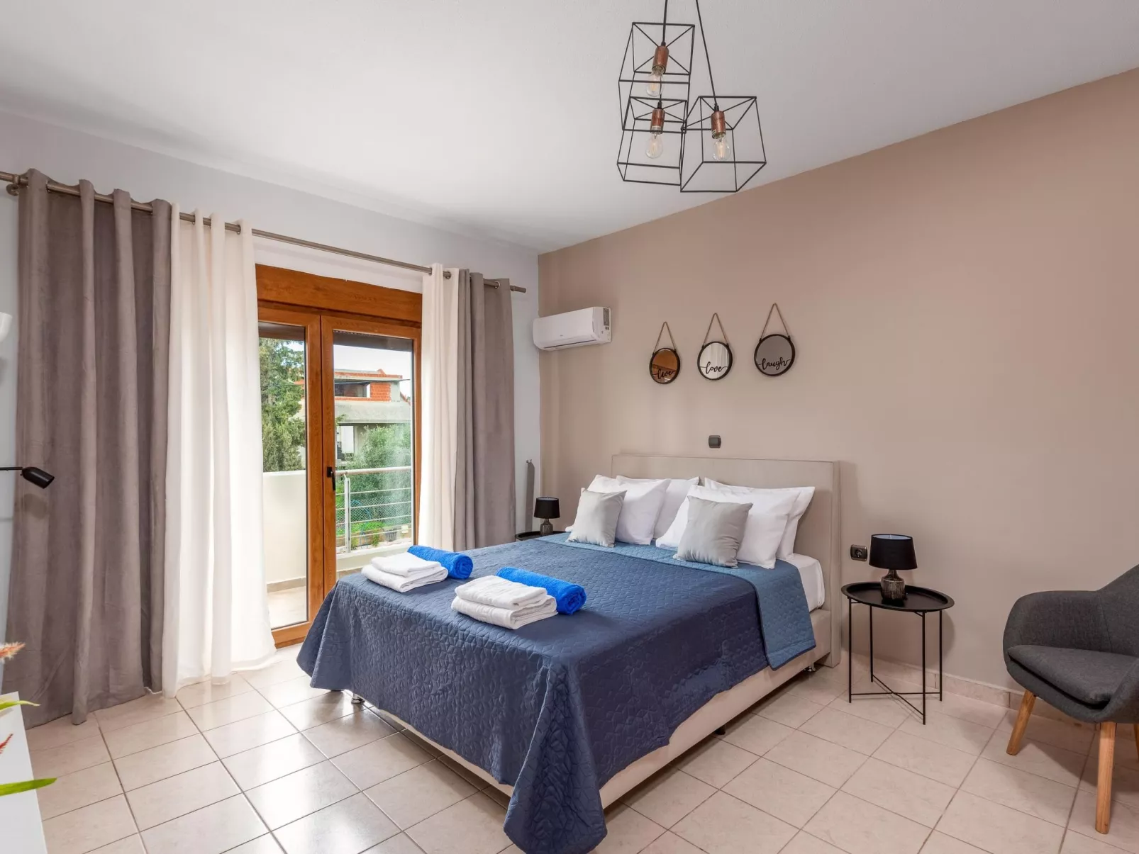 Villa Aileen für 10 Personen auf Rhodos-Dedans