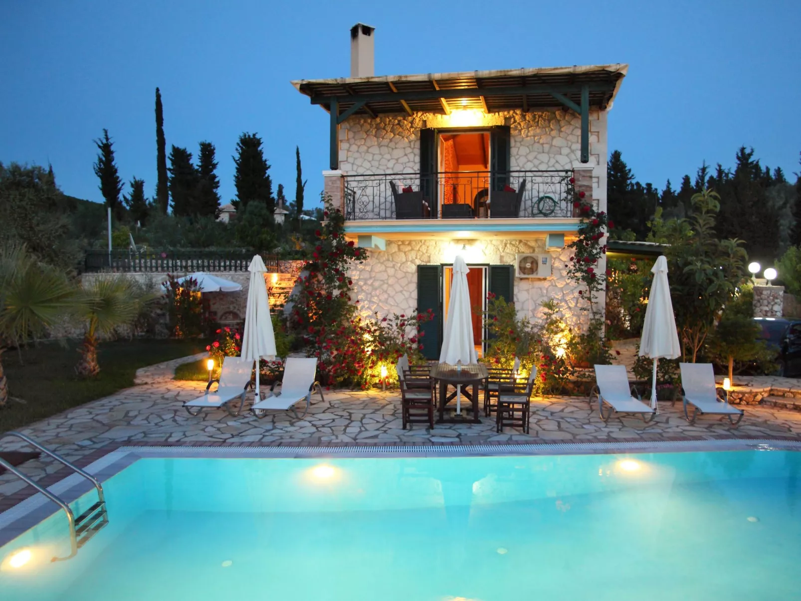 Für 6 Personen und 2 Kinder auf Lefkada-Outside