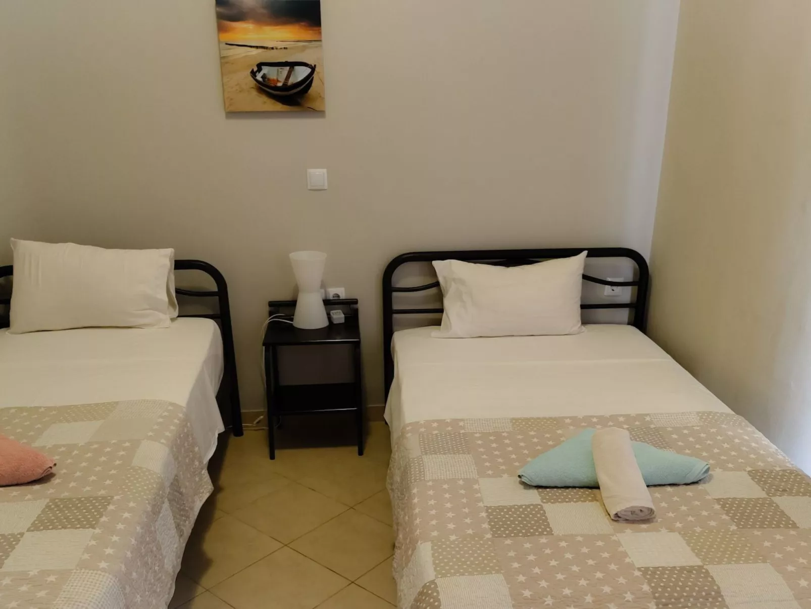 Gemütliches Olympia Apartment mit Pool-Drinnen