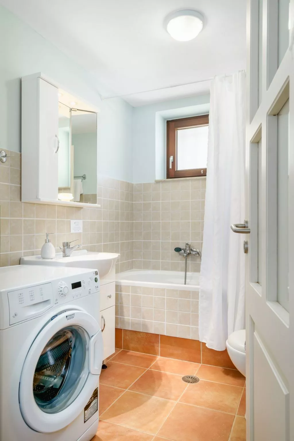 Villa aus Stein, privater Pool, BBQ 30m zum Strand-Drinnen