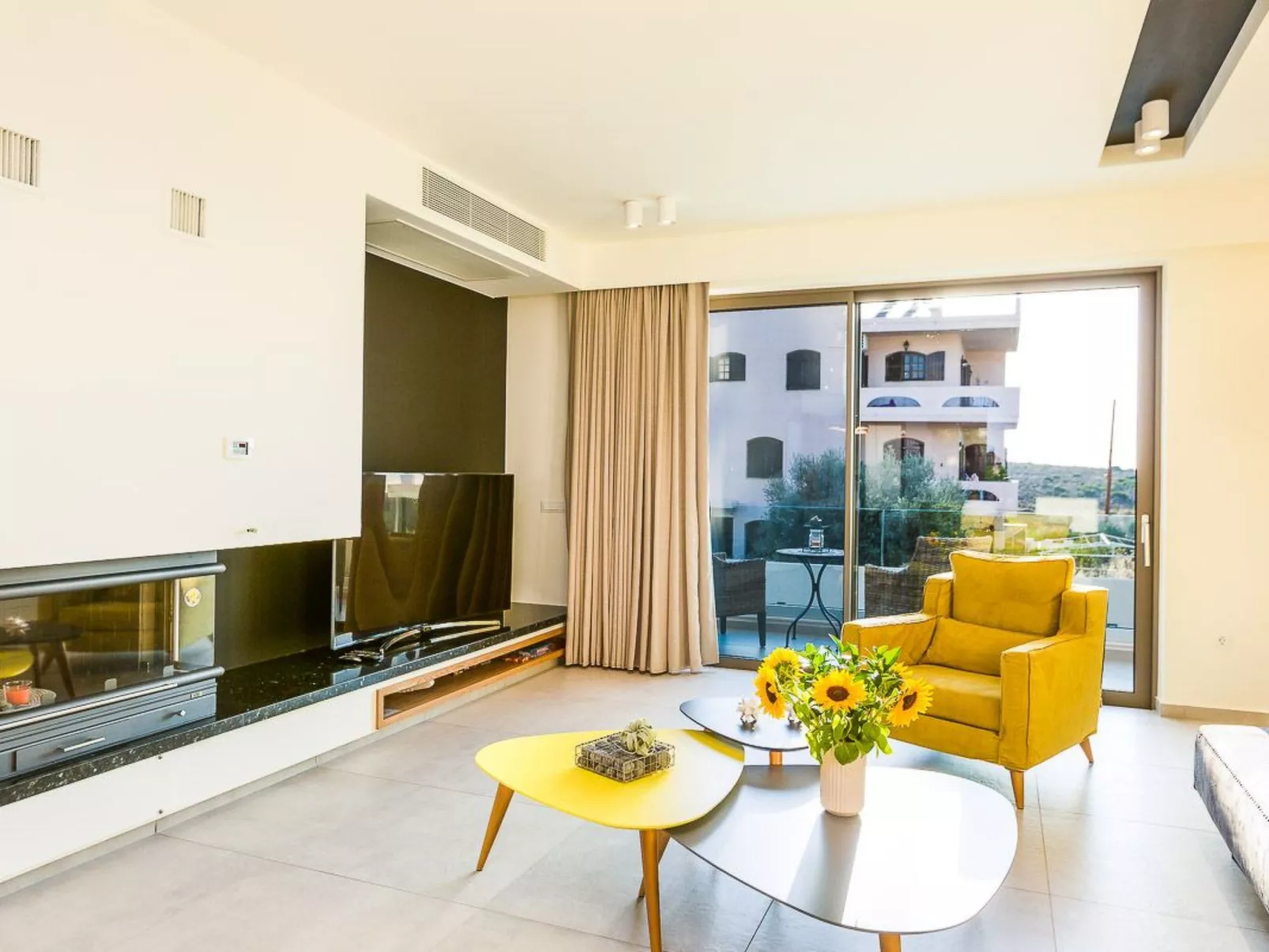 Villa Amelia I Kostenloser 8-Sitzer Mini-Van und Pool-Inside