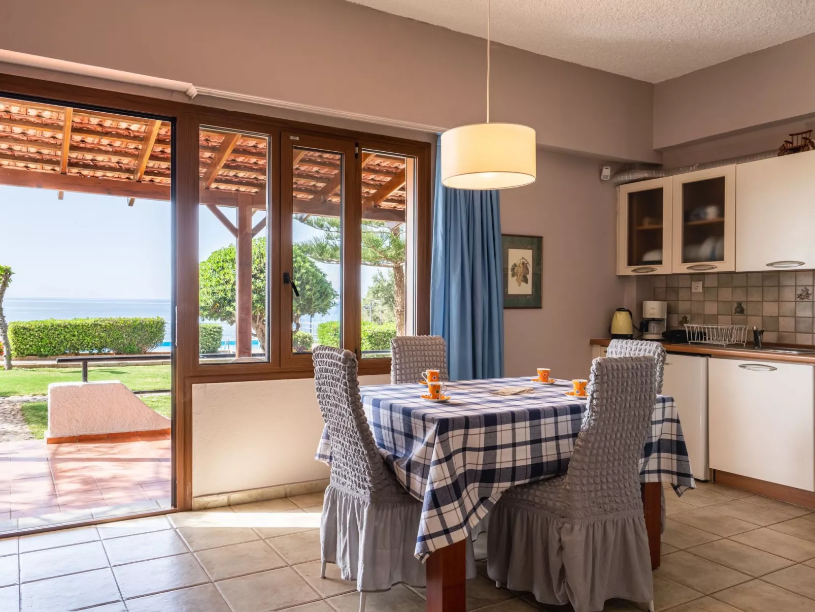 Villa am Strand mit privatem Swimmingpool und Meerblick-Image-tags.info