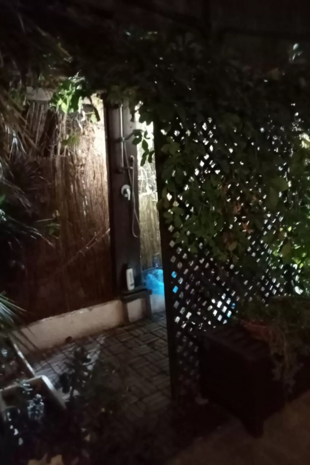 Entspannung am Meer in der Nähe von Neapel-Image-tags.info