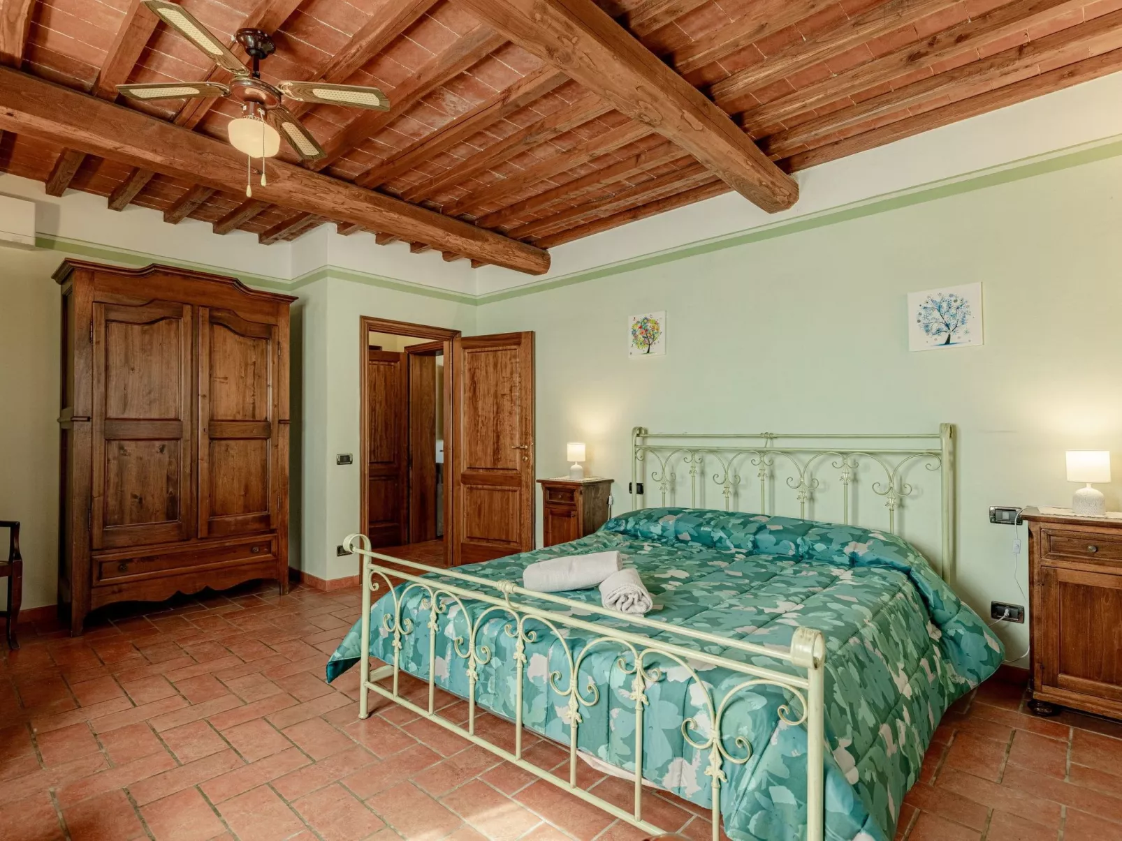 Wohnung "Cascina Sanguineto-Drinnen