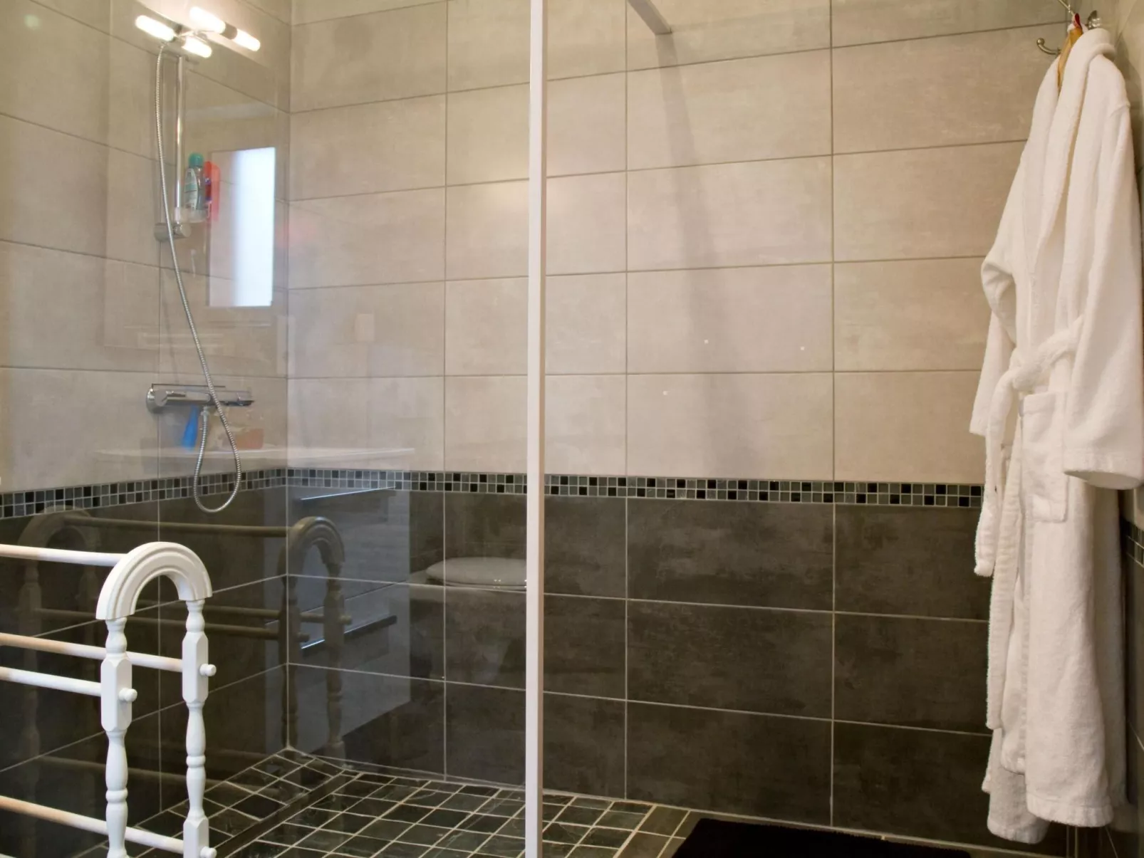 "Le Rayon Vert" mit Jacuzzi-Drinnen