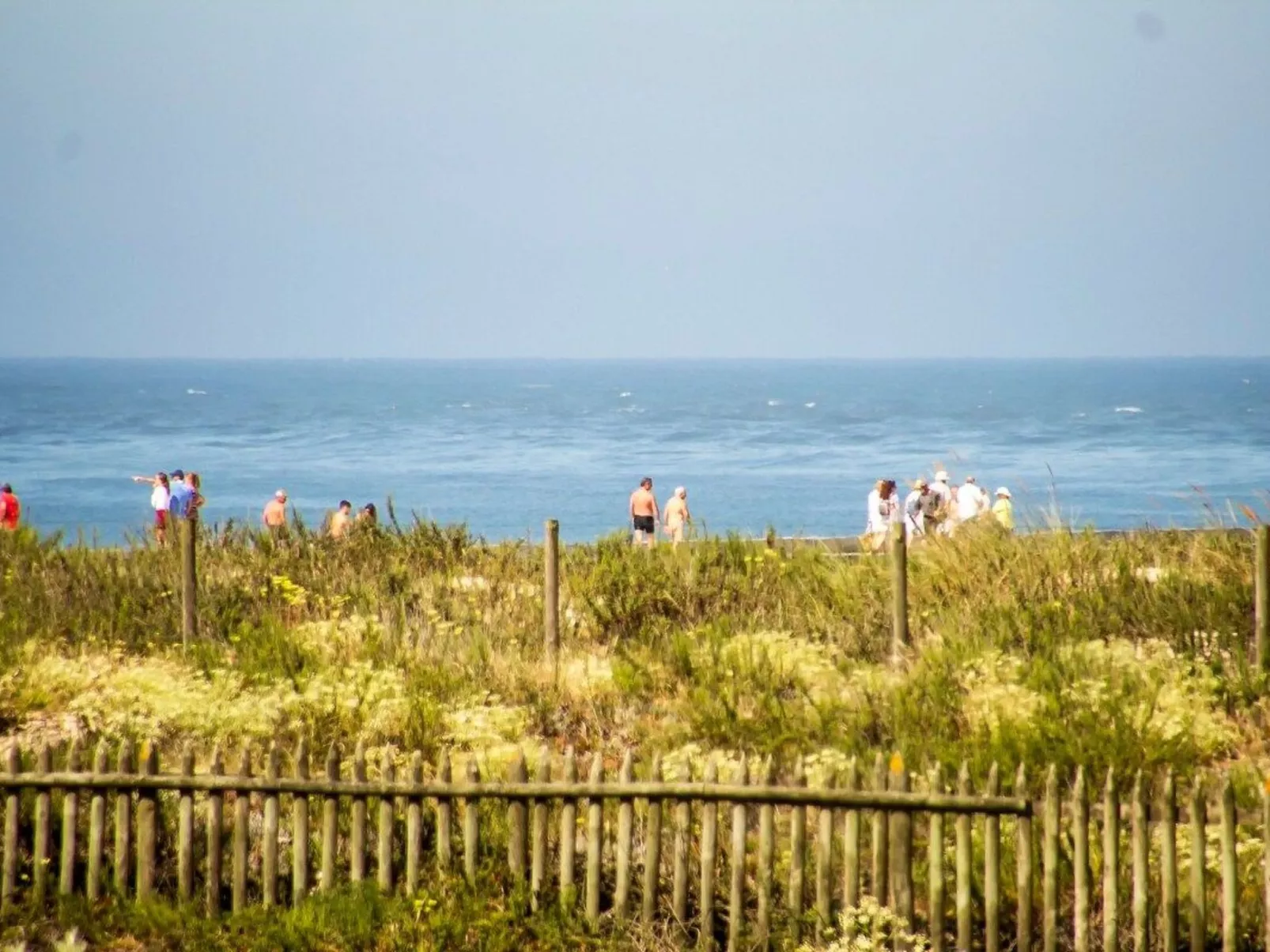Haus der Scheinwerfer mit freier Garage-Outside