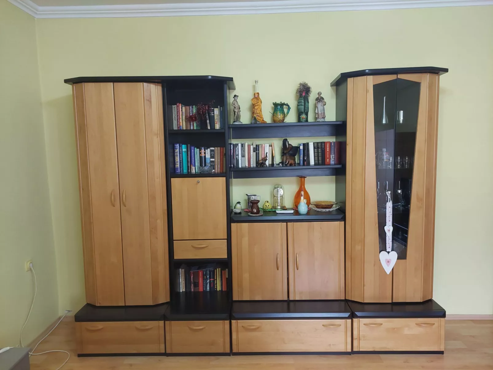 Schönes Ferienhaus mit Pool in ruhiger Lage-Dedans