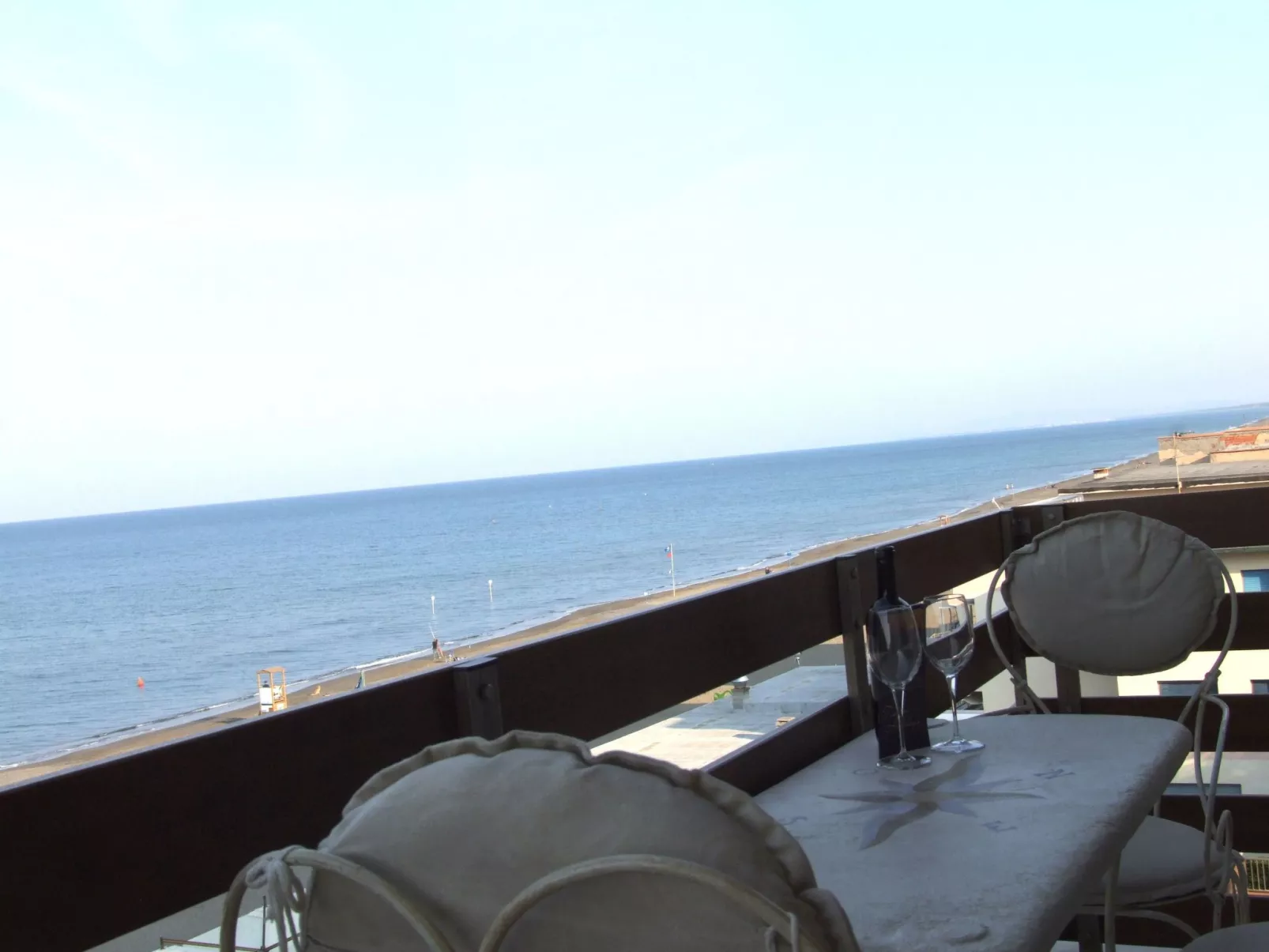 Nautilus' Wohnung direkt am Wasser-Dehors