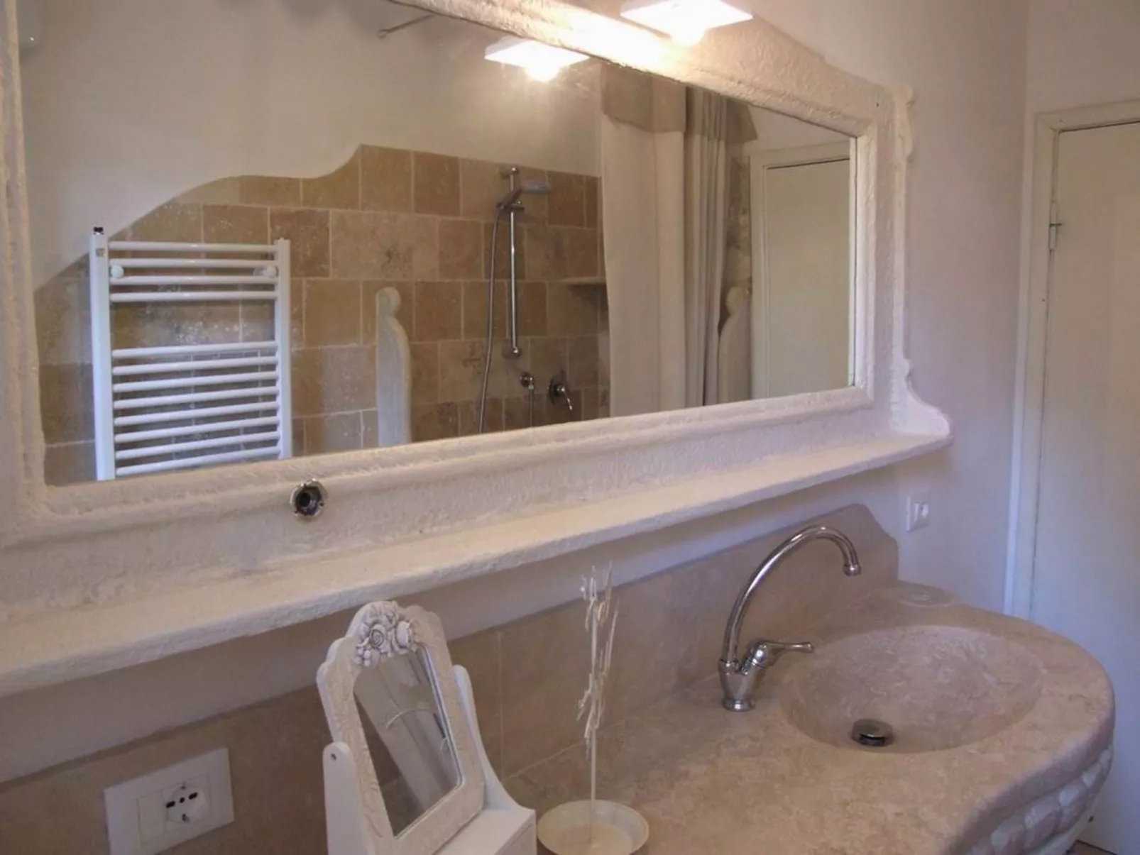 'Azalea' mit Terrasse-Inside