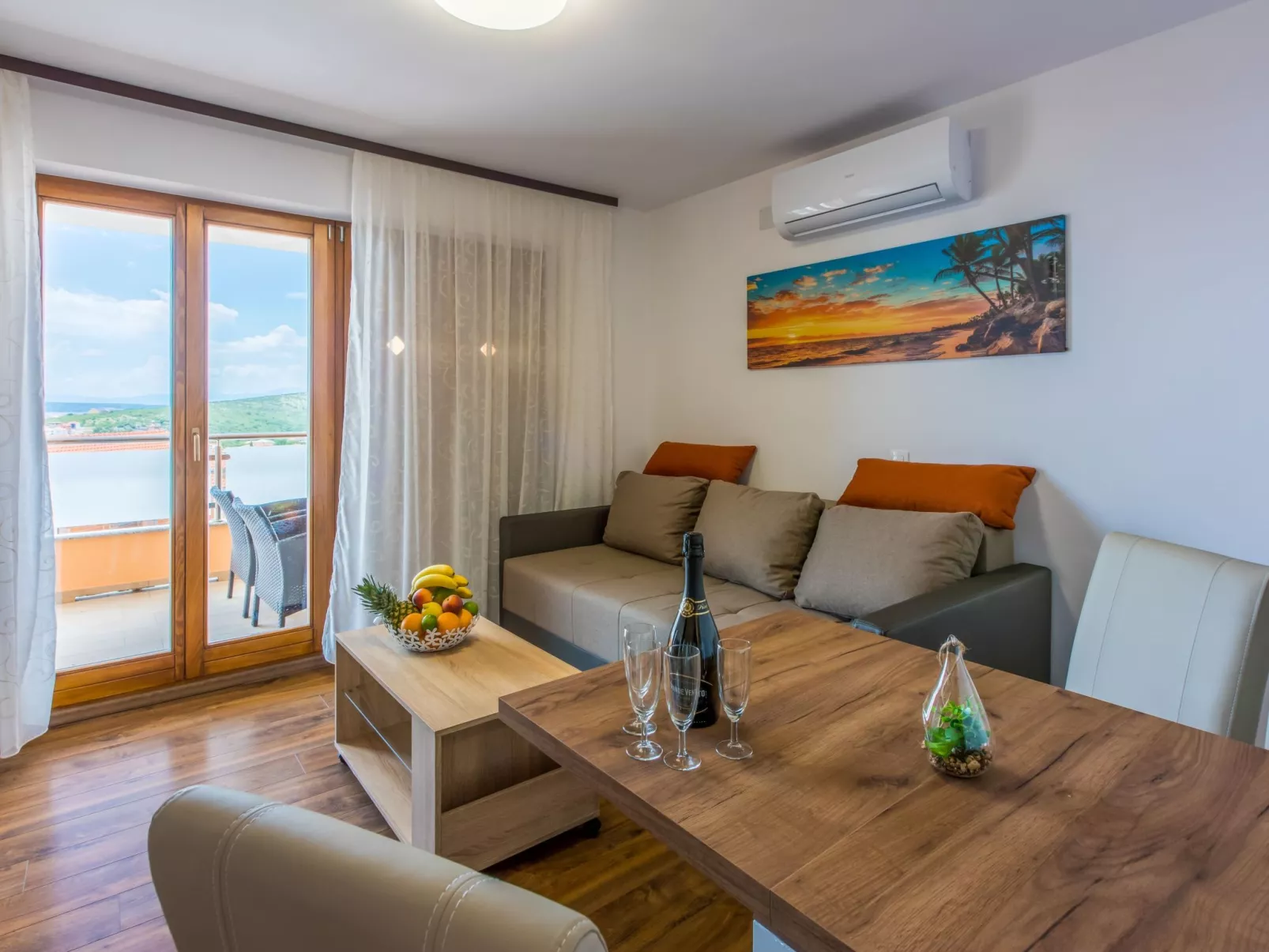 Wohnung in Novi Vinodolski mit Eigenem Balkon-Dedans