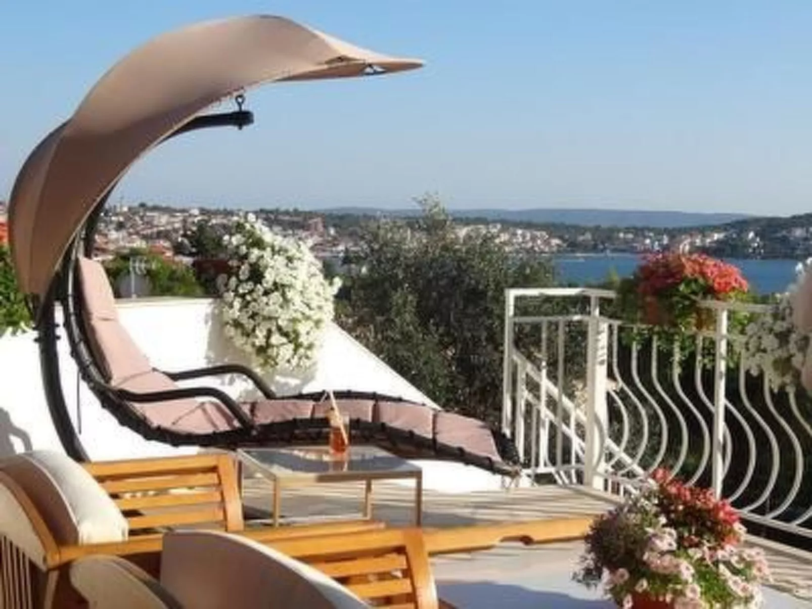 Trogir Yellow House A1-Image-tags.info