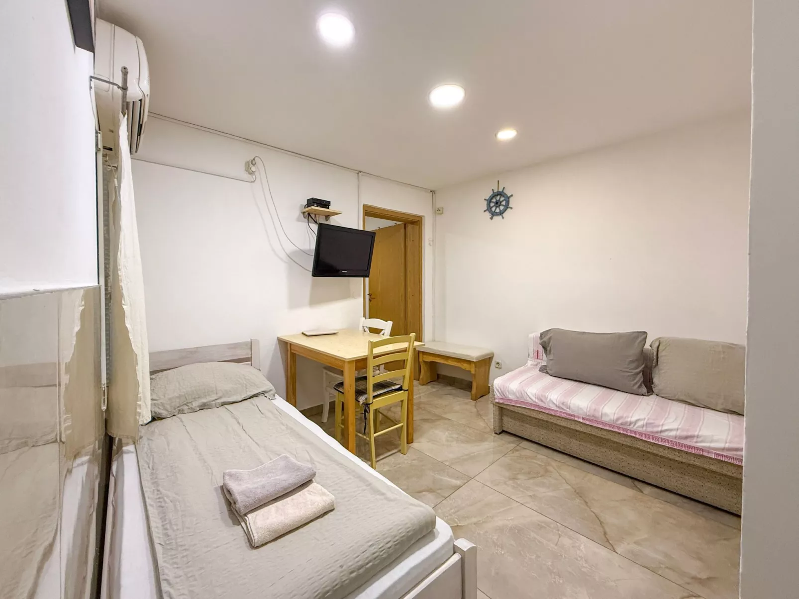 In Vodice mit Terrasse-Dedans