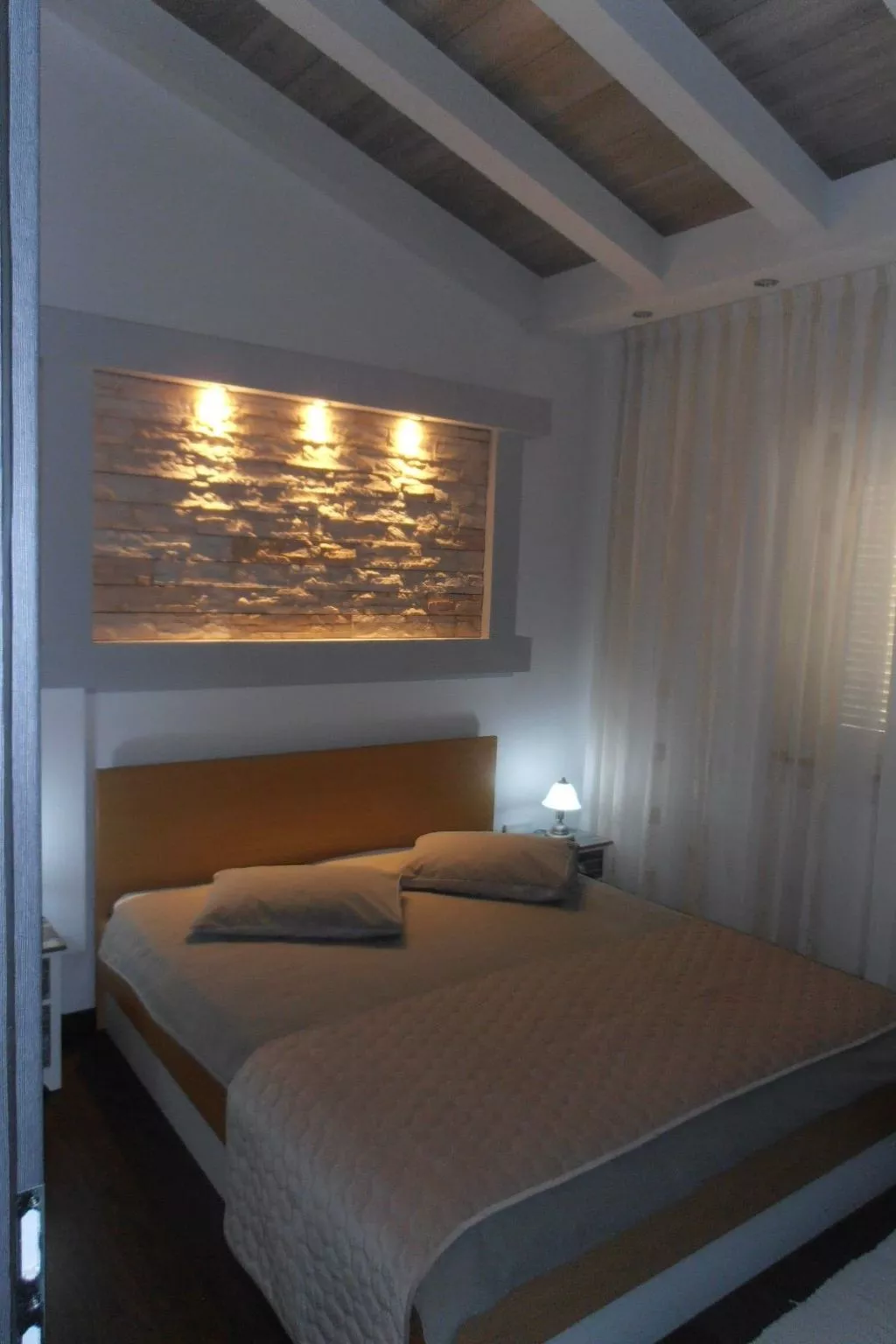 "Ines 1"-Image-tags.info