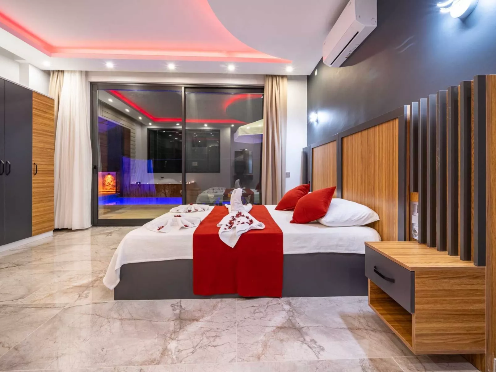 Luxuriöse Villa "Sard 3" mit Jacuzzi-Drinnen