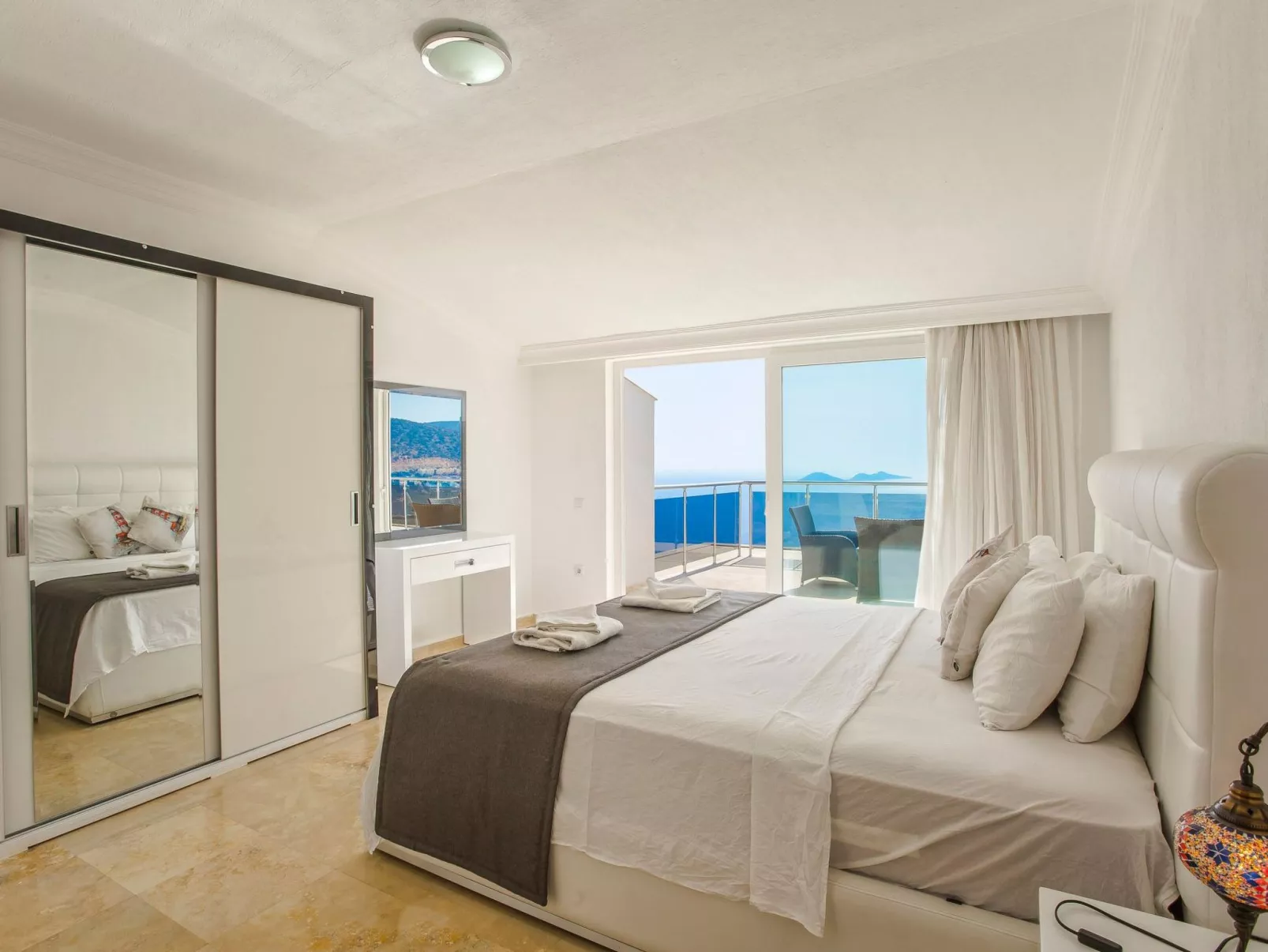 Villa für 10 P mit unglaublichem Ausblick-Dedans