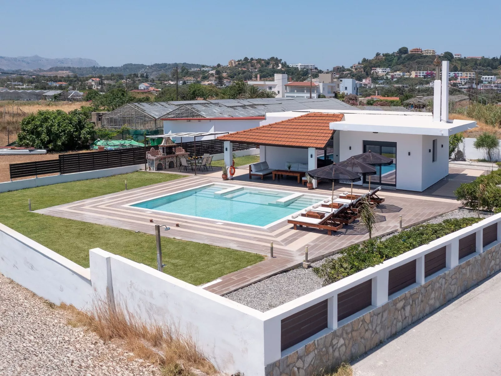 Elysianische Villa in der Nähe des Dorfes Afantou-Dedans