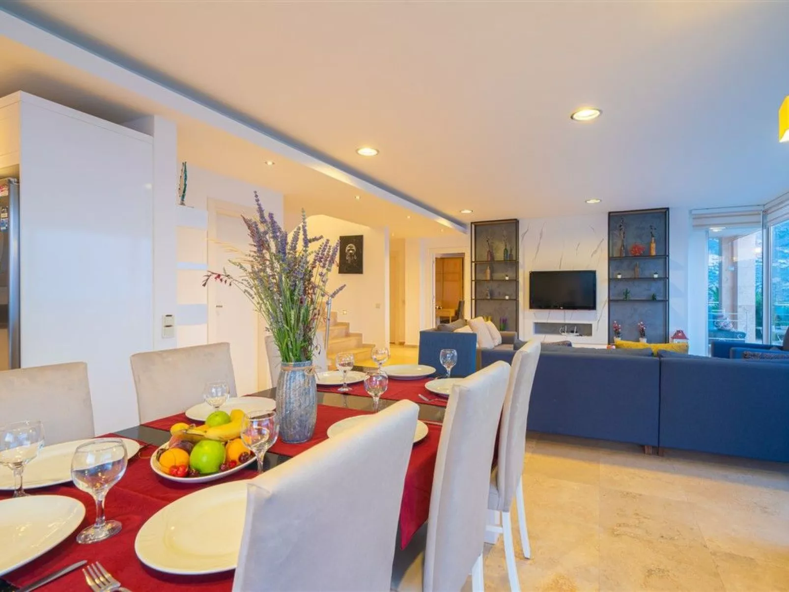 Villa Blueline mit Pool und Meerblick, im Zentrum-Inside