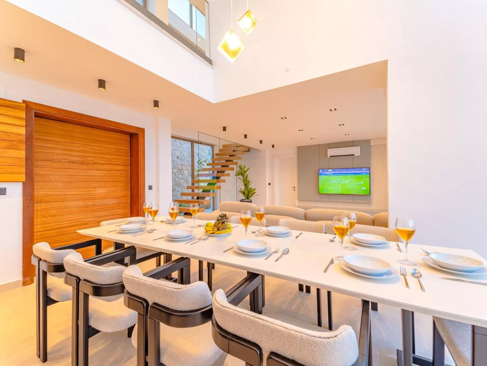 Moderne Luxusvilla für bis zu 12 Personen-Image-tags.info