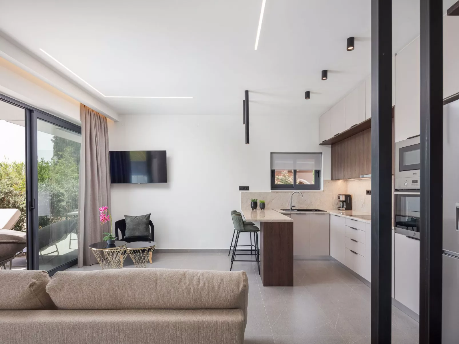 VillaSaints I - Pool und BBQ, Spaziergang zum Strand-Drinnen