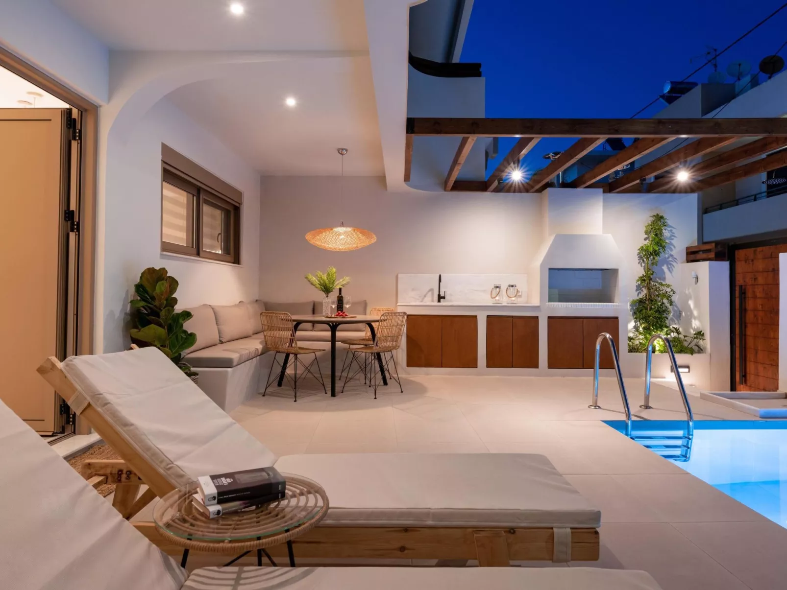 Mariann Premium Suites-Marie Suite-Inside