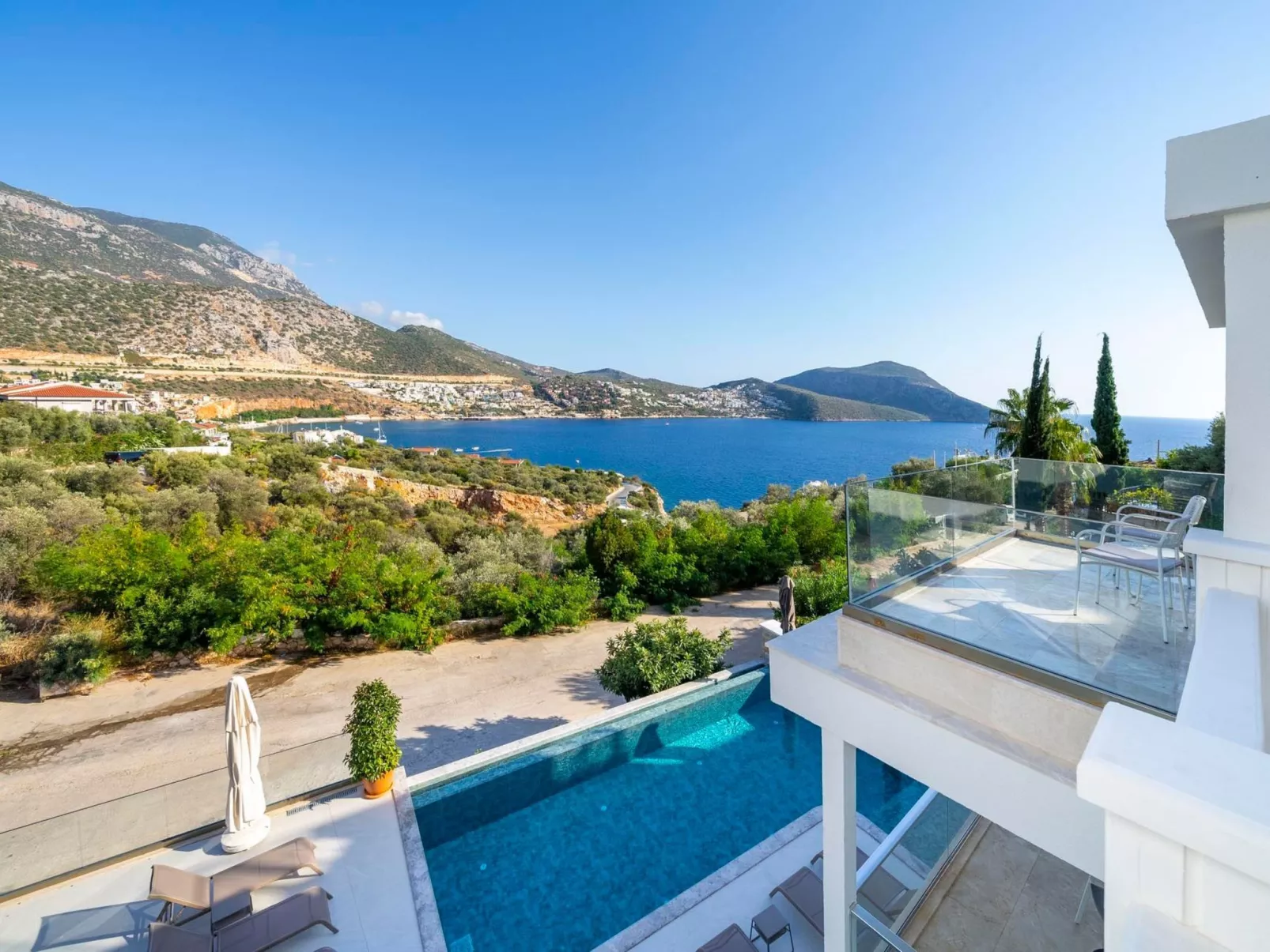 Villa Arden Ege mit Pool für 10 Personen-Outside