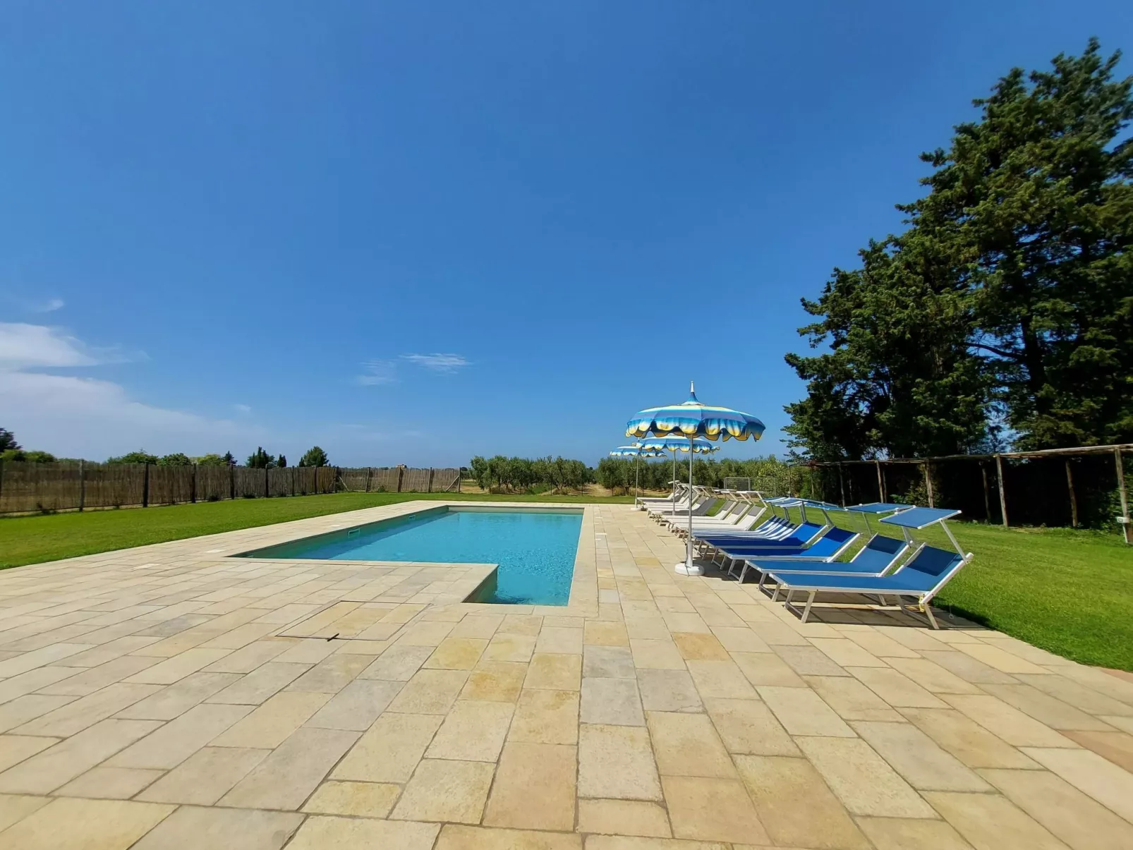 Melo Glicine' Wohnung mit Gemeinschaftspool-Draußen