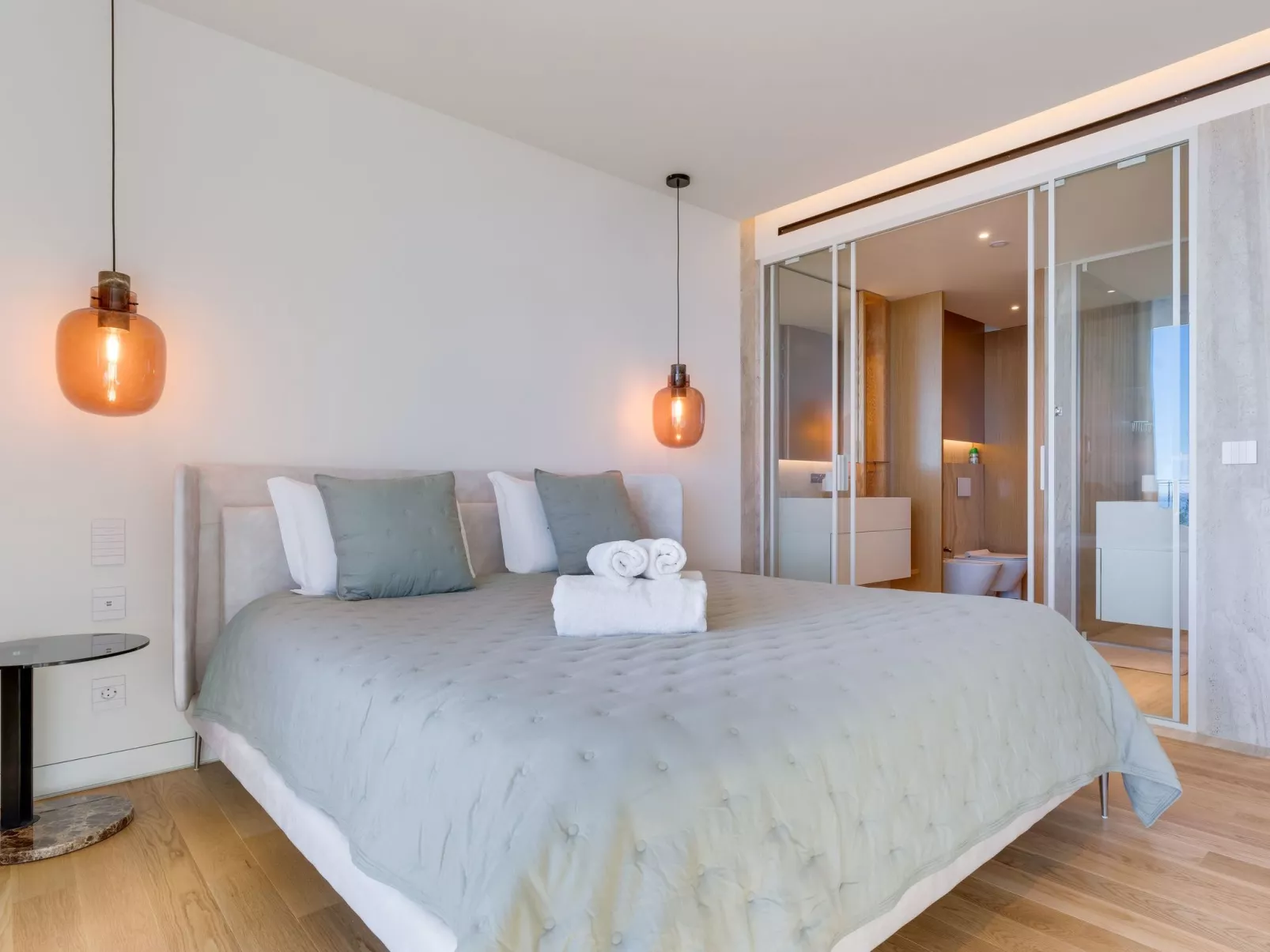 RJS Savoy Monumentalis-Inside