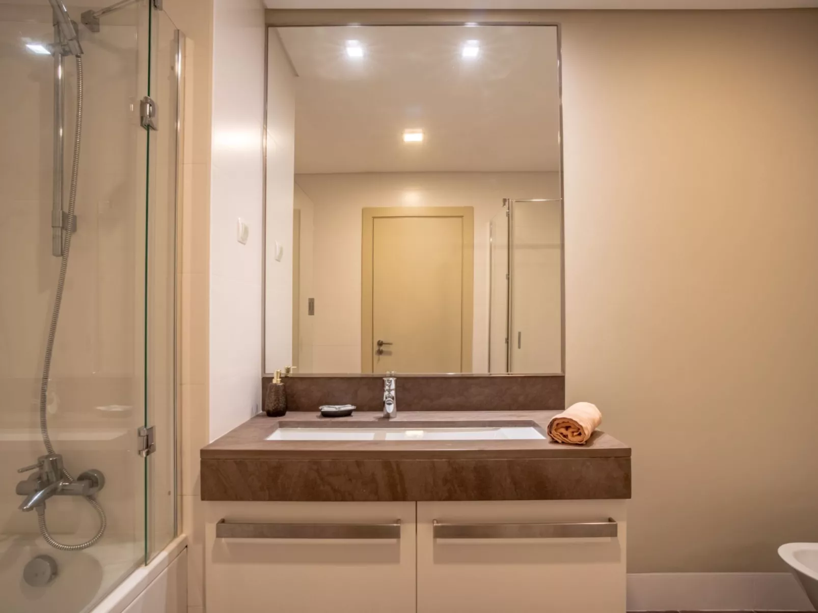 Für 6 Personen ca. 120 m&sup2; in São Martinho, Madeira (Südküste von Madeira)-Dedans